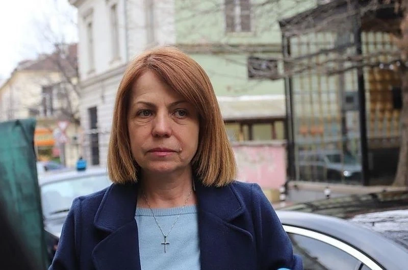 Стойте си вкъщи, да помогнем на лекарите, за да не избират кого да лекуват, призовава Фандъкова 