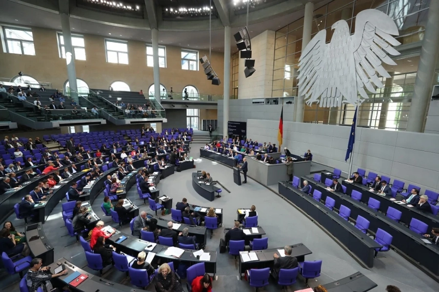 Германският парламент спасява икономиката си с 1,1 трилиона евро от въздействието на COVID-19