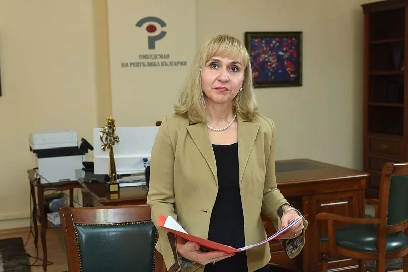 Омбудсманът разкритикува КЕВР: Падането на цената на газа не се отразява върху тока