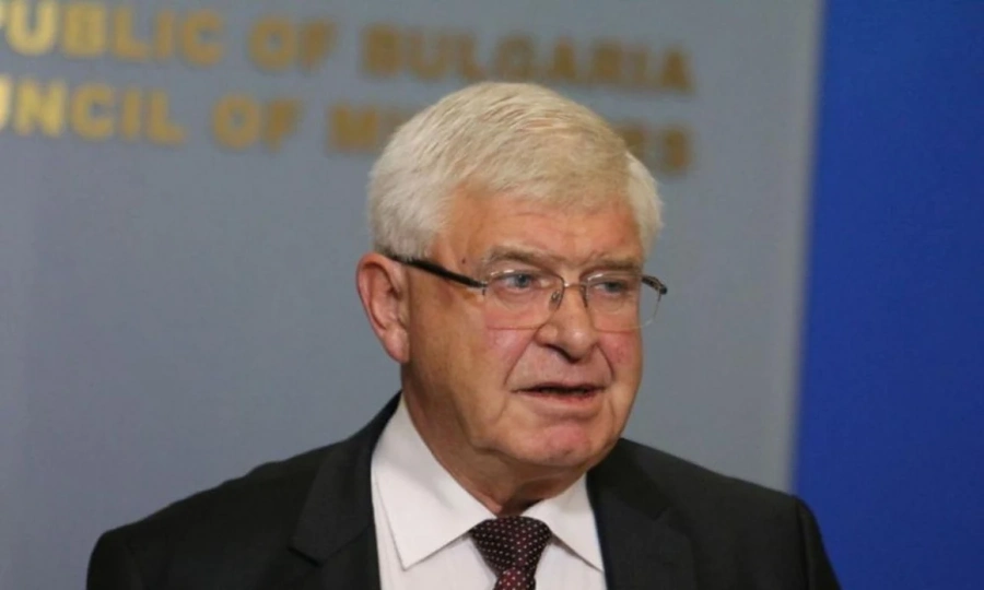 Маската става задължителна на обществени места