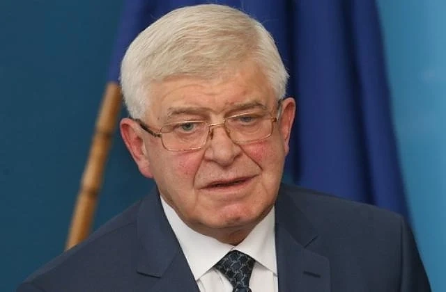 Отлагат маските до постигане на консенсус