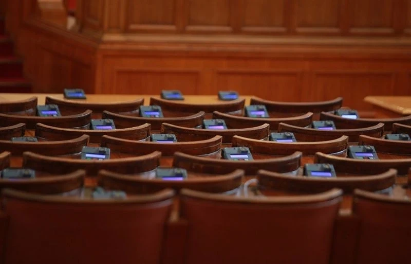 Две болници ще тестват депутатите за COVID-19