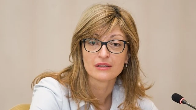 Захариева: Всички сме притеснени, световната икономика е свързана