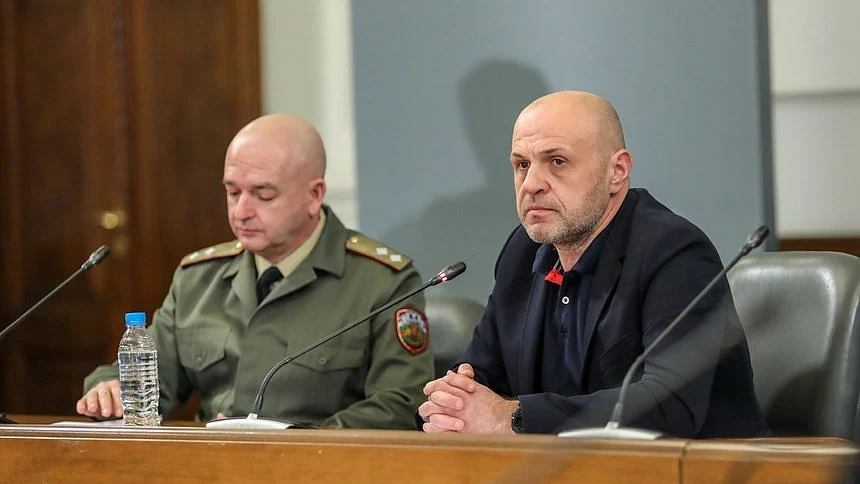  Управляващите свикаха извънредна пресконференция
