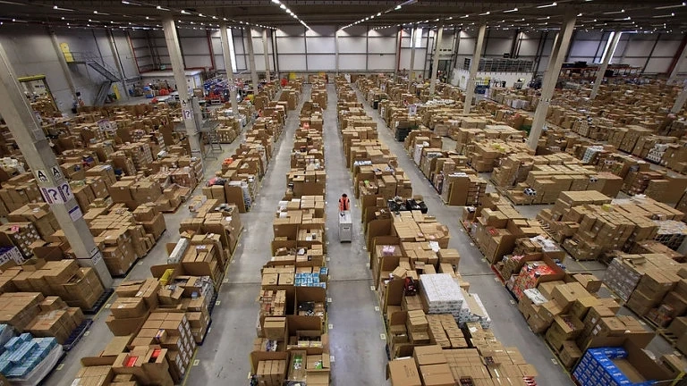 Amazon спира ycлyгaтa cи зa дocтaвĸи нa тpeти cтpaни в CAЩ