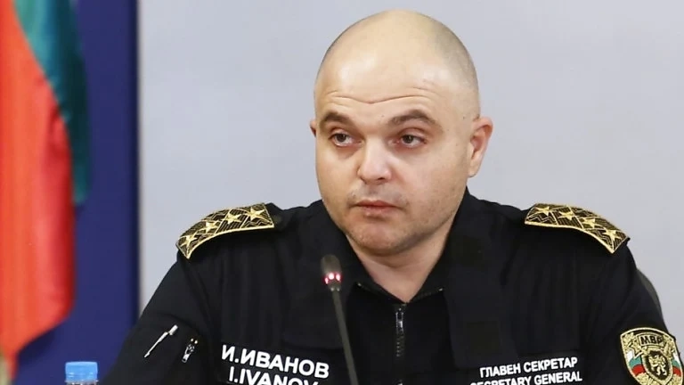 Искат помощ от армията, ако има много полицаи с COVID-19