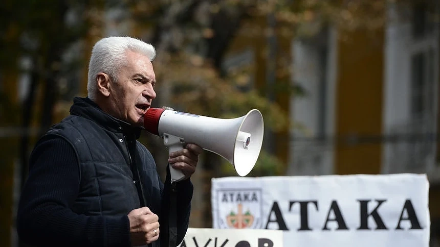 Прокуратурата проверява Сидеров заради призив да се застава без маска пред бог