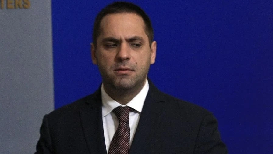 Министърът на икономиката е под карантина