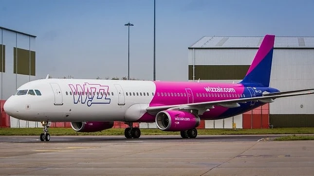 Wizz Air намалява заплатите на екипажа с 14% средно и ще съкрати 1 000 позиции