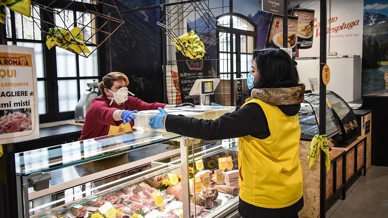 Постепенно отпускат мерките в европейските държави 