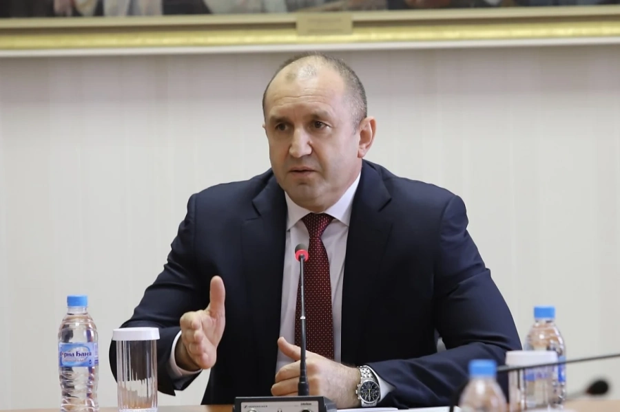 Радев поиска публичен регистър за отчитане на харчените средства в борбата с Covid 19 