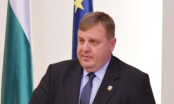 ВМРО и туристическият бранш предлагат държавата да поеме 30% от чартърните полети за чужди туристи