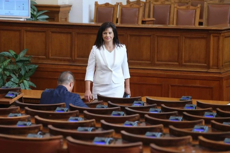 Дариткова и Малешкова пребориха коронавируса, връщат се при колегите си от ГЕРБ