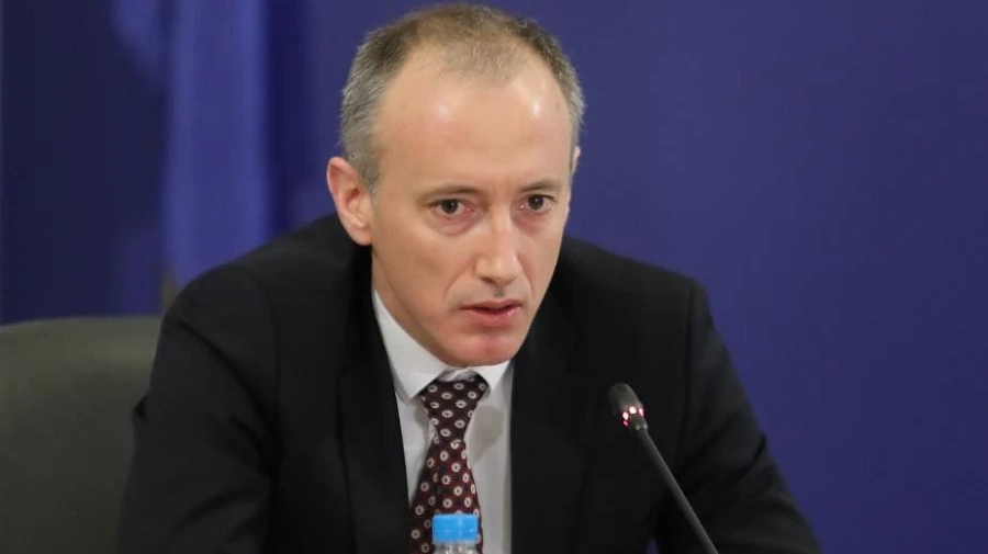 ДЗИ ще се проведат на 1 и 3 юни, НВО за седмокласниците на 15 и 17 юни