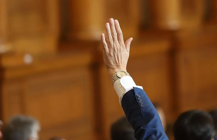 Парламентът разглежда Закона за здравето на първо четене