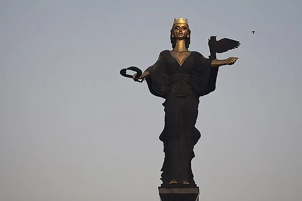Столичната община отваря за посетители Столичната библиотека, СГХГ и РИМ – София