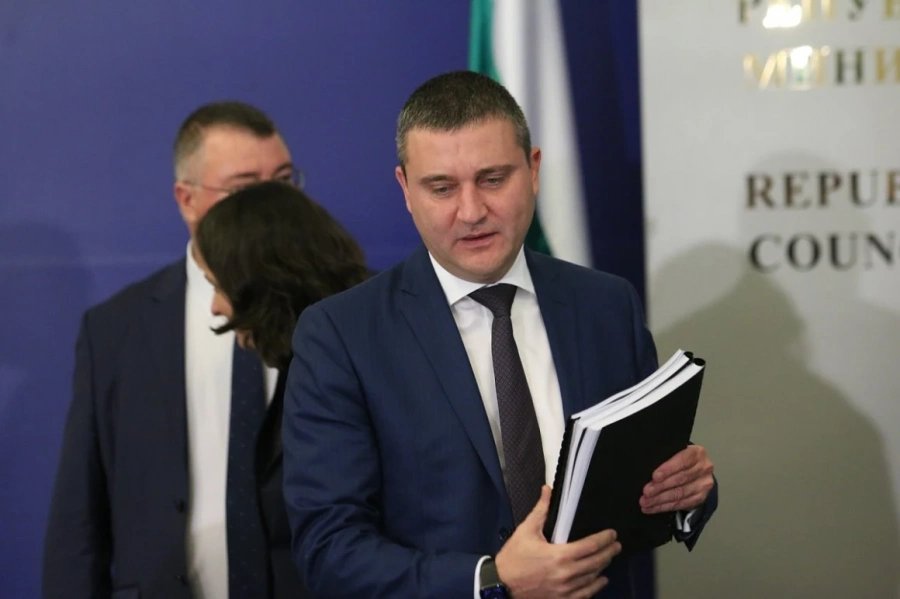 МС: Негативните ефекти в приходите заради пандемията, ще се отразят на бюджета със закъснение
