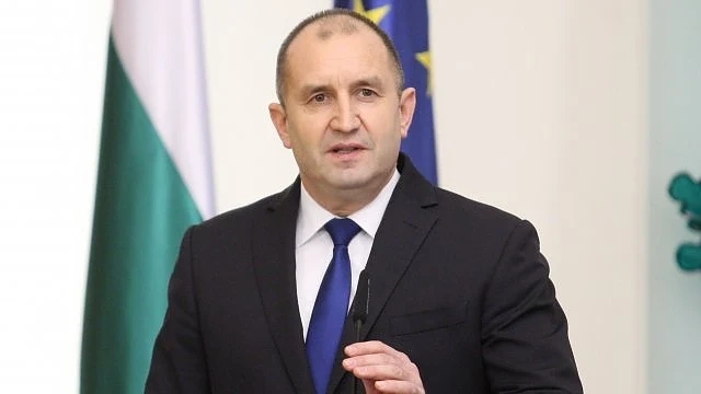 Радев пусна Закона за здравето, но сезира Конституционния съд за противоречиви текстове