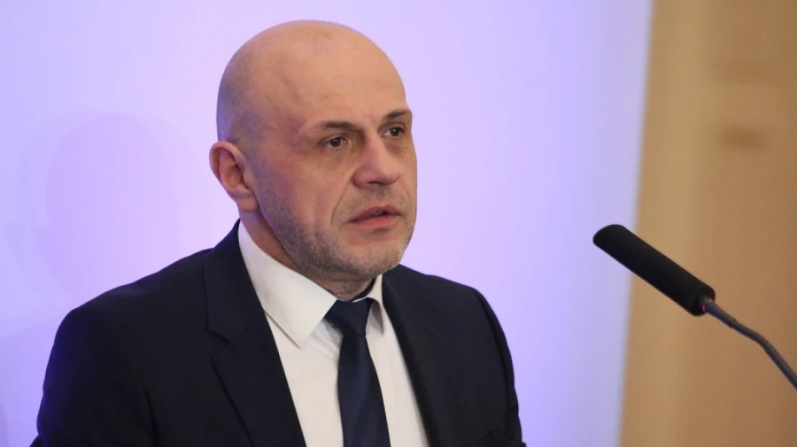 Томислав Дончев: През юни ще са първите преводи по програмата за грантове