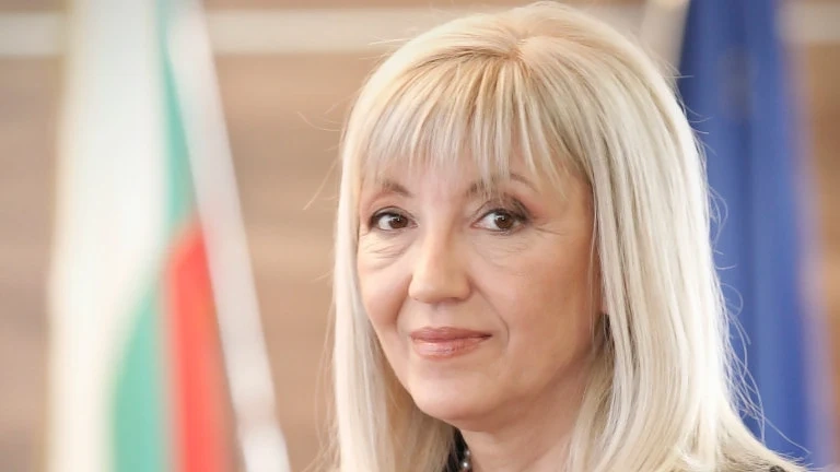 Аврамова: Днес тестваме всички служители на МРРБ 