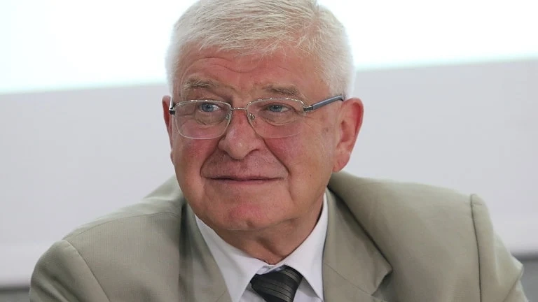 Ананиев измени заповедта за задължително лечение в болница на хора над 60 г. с коронавирус