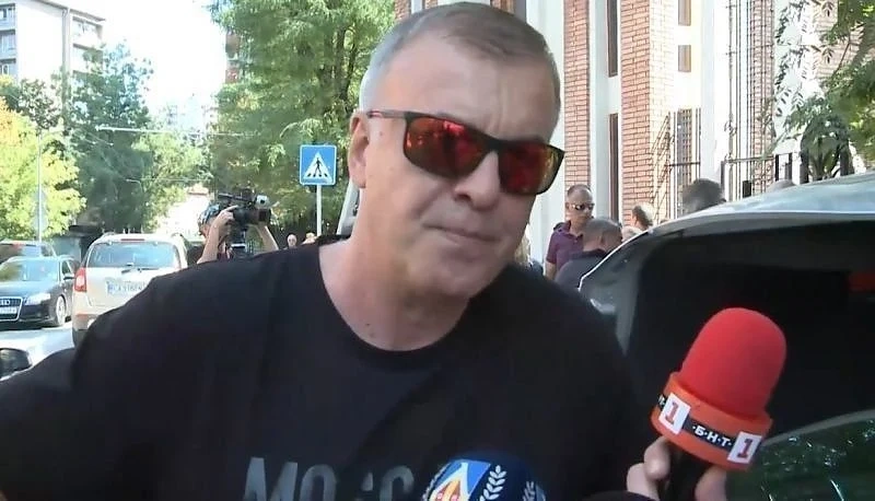 Божков дава акциите на Левски на Наско Сираков