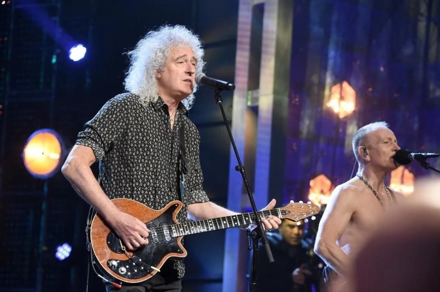 Брайън Мей - Китаристът на Queen, е прекарал инфаркт (ВИДЕО)