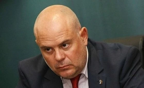 Гешев иска да бъде отменено гражданство заради фалшиви документи