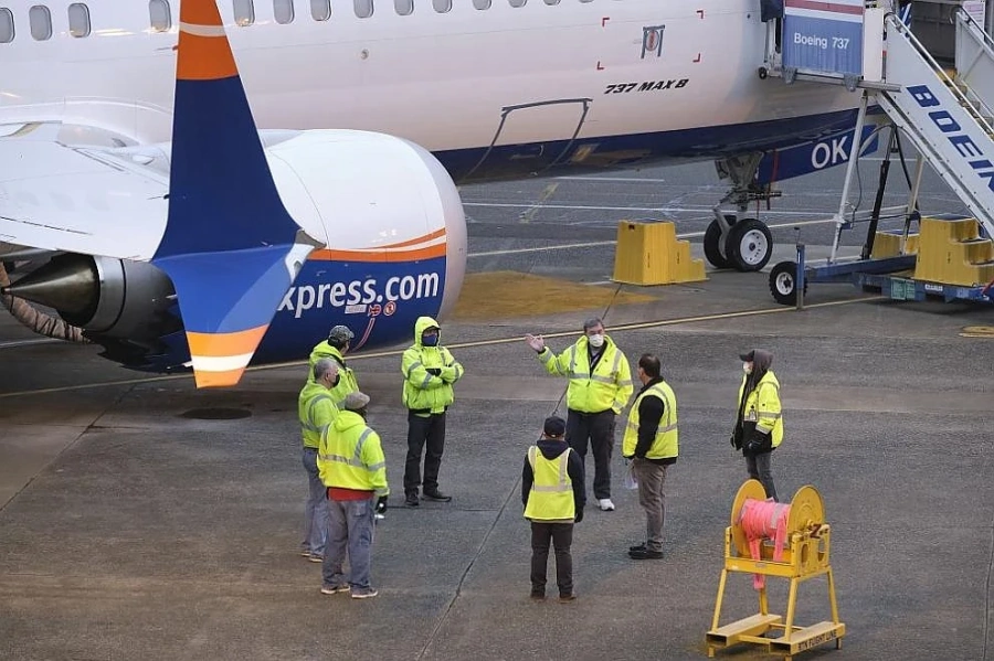 „Боинг“ подновява производството на самолета 737 МАКС