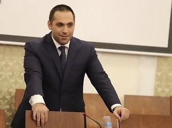 Караниколов: Държавните бензиностанции може да се окажат и не съвсем държавни