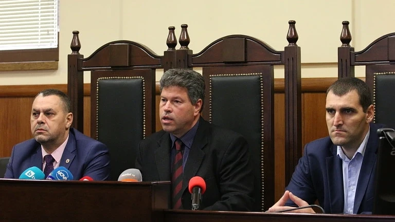 Арестуваните граничари изпирали подкупи през сервитьорка