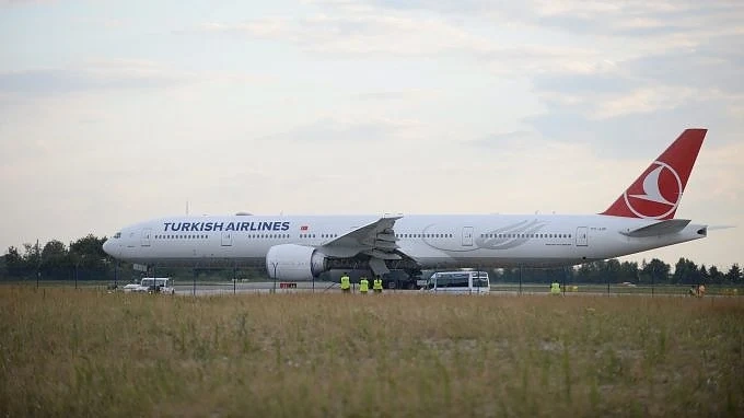 Турция подновява полетите си до България от 10 юни