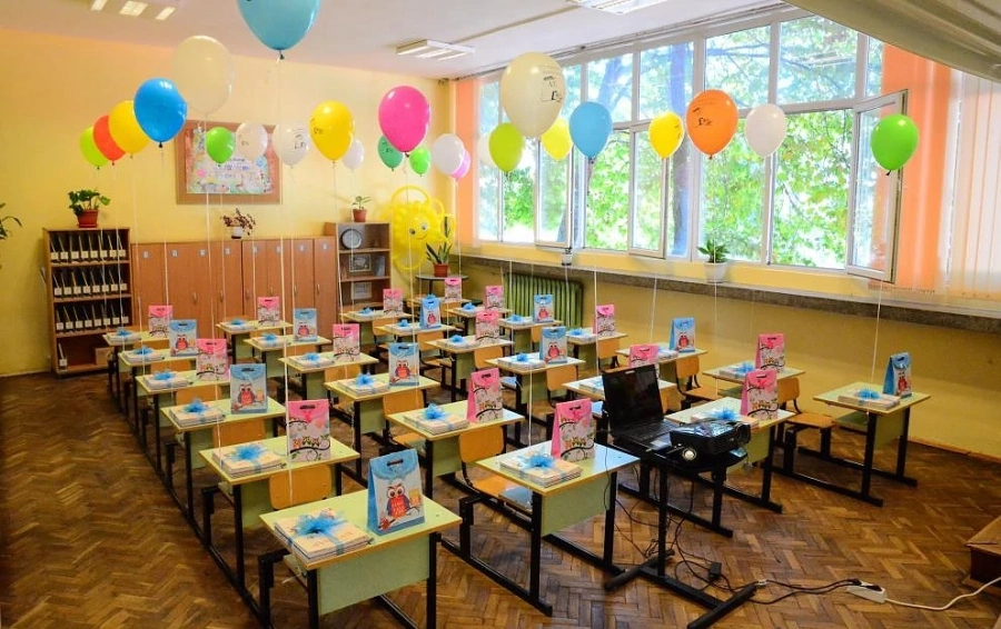 Увеличават еднократната помощ за деца, записани в 1 и 8 клас, няма да има доходен критерий