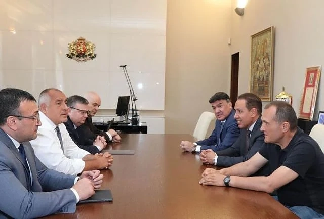 Блоомберг: Божков планира да се върне у дома и да се оневини като свали правителството