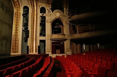 От днес театърът на Армията отваря и на закрито