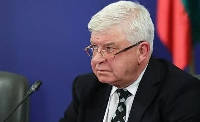 Здравното ведомство с нови заповеди за маските, карантината, баровете и чужденците
