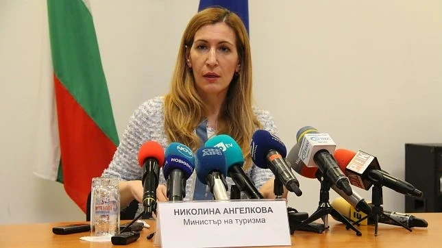 Николина Ангелкова: Първите чартъри с чужди туристи очакваме на 26 юни 
