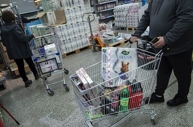 Веригите недоволстват: МЗХГ ограничава свободната търговия и създава хаос на пазара чрез поредица от решения \