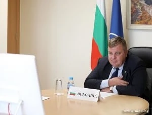 Каракачанов потвърди ангажиментите на страната ни към мисиите и операциите на НАТО и към проектите за инвестиции в отбраната