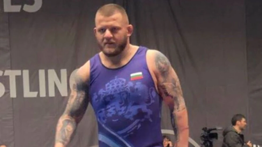 Николай Щерев е в тежко състояние вследствие на усложнение от COVID-19 и е на апаратно дишане във ВМА