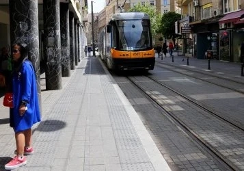 Демократична България предлага разсрочено плащане на годишните карти за градски транспорт в София