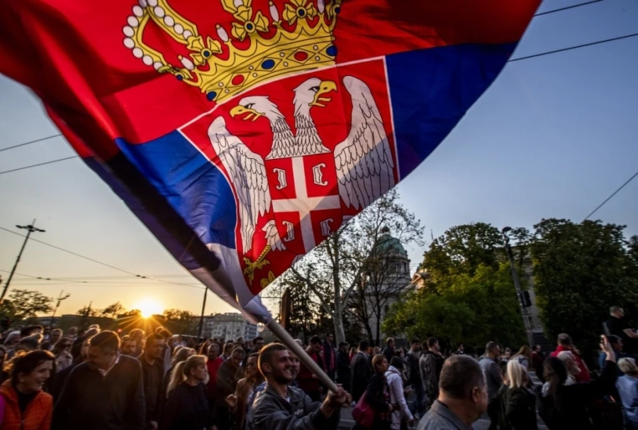 За 24 часа Сърбия отбеляза смъртта на 13 души, заразени с коронавирус. Новозаразените отново са около 300