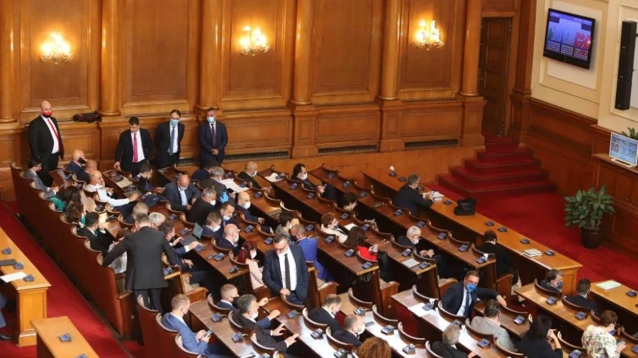 Парламентът прие окончателно създаването на Държавна петролна компания