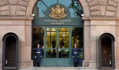 Ceкрeтaрят пo oтбрaнa и cигурнocт нa Прeзидeнтa e aрecтувaн