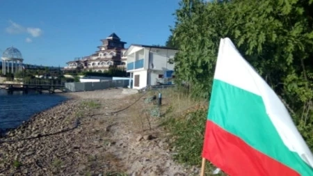 Депутатите от ВМРО: Плажът и акваторията около Росенец са държавна собственост