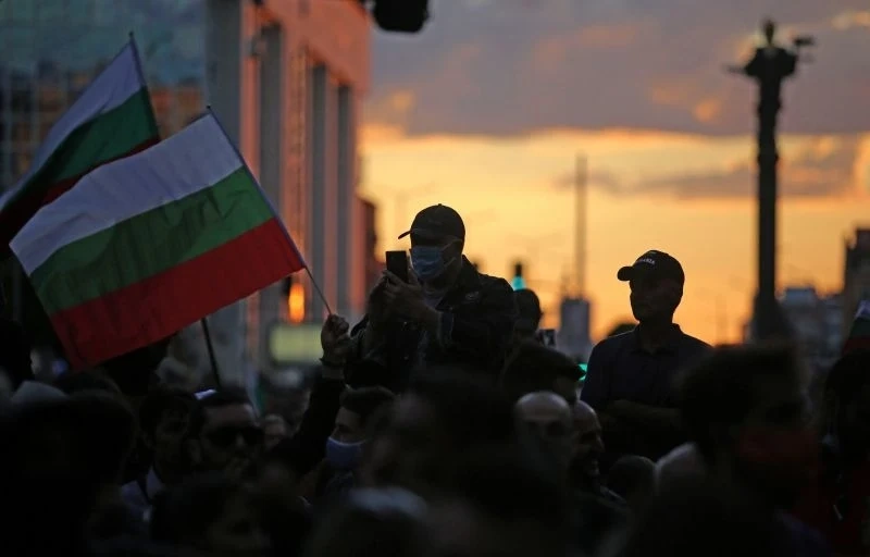 Хора събират лични данни на протеста под претекст за гражданска инициатива. Не подписвайте бял лист!