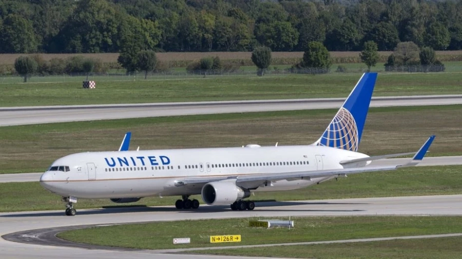 American Airlines и United Airlines съкращават 60 хил. от сложителите си