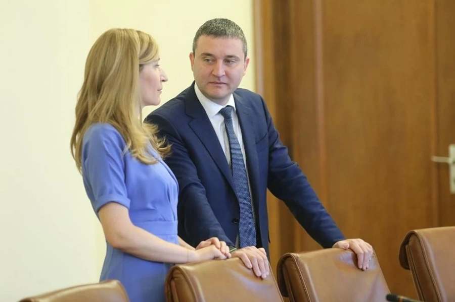 Горанов и Ангелкова могат да се върнат на депутатската банка