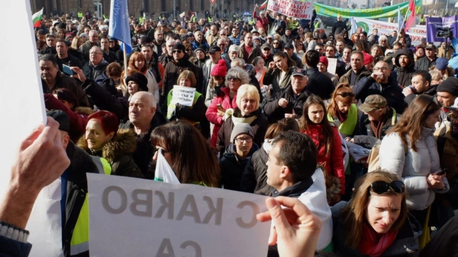 Днес в 11: БСП мести Бузлуджа на жълтите павета