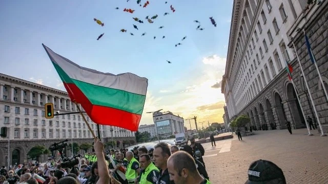 Протест на туроператори пред МС: Искат финансова подкрепа и антикризисен план за сектора